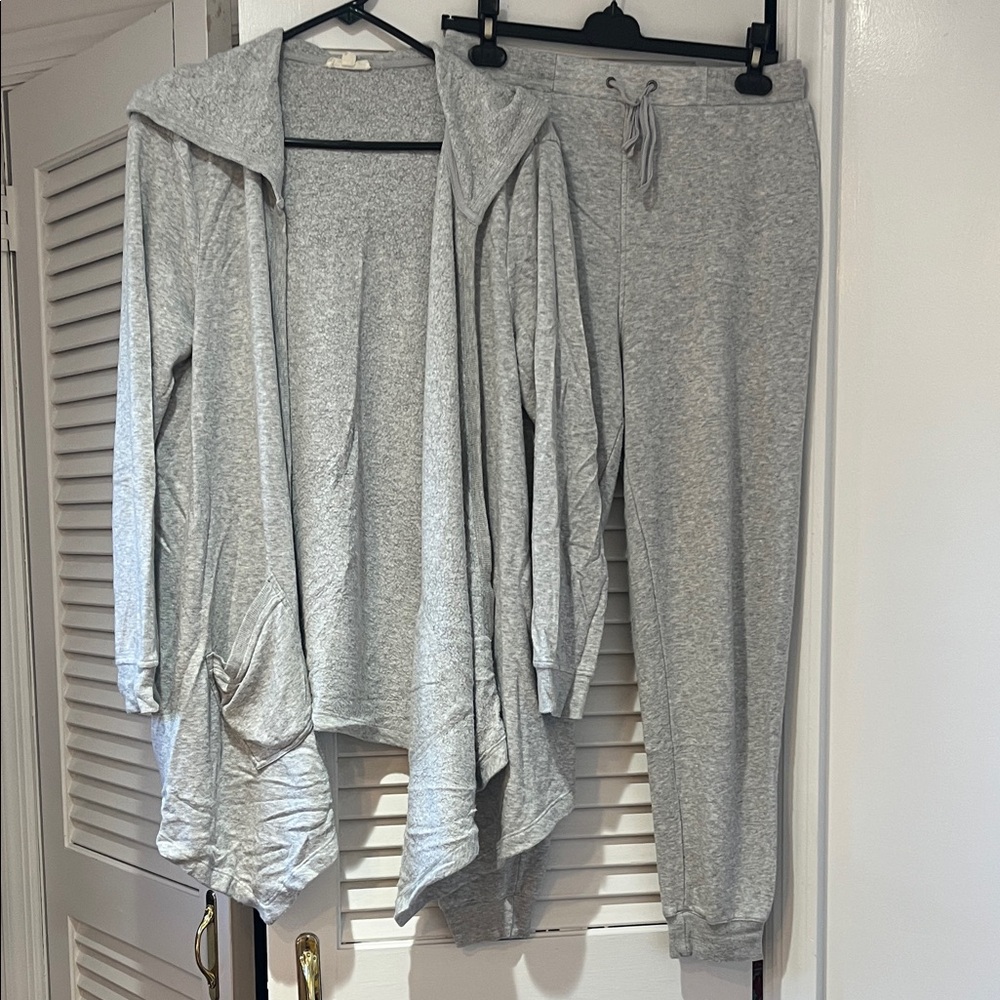 Jane and Delancey Gray Pants and Cardigan Set